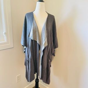 Lululemon 🍋 grey wrap. In good used condition One size fits most 🍋